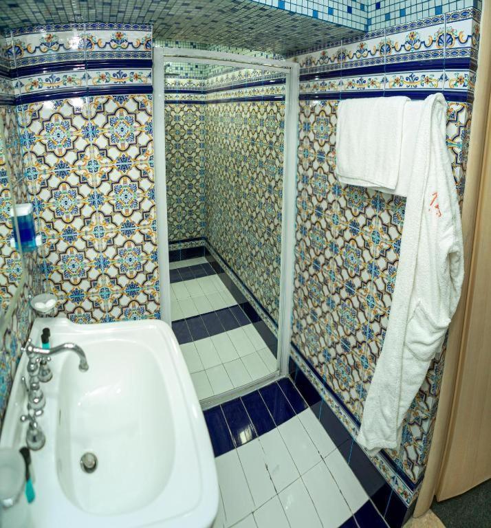 Global Express Hotel Баку Екстериор снимка