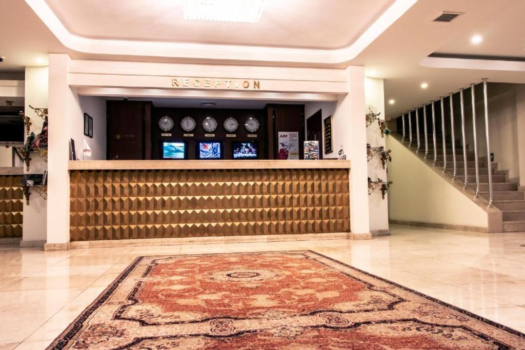 Global Express Hotel Баку Екстериор снимка